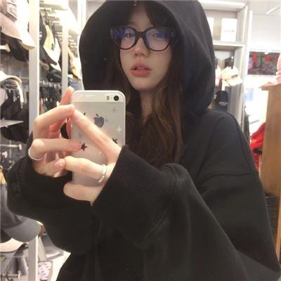 顾总又在孔雀开屏